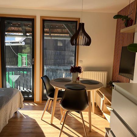 Apartments Pri Fencu Jesenice Exterior foto
